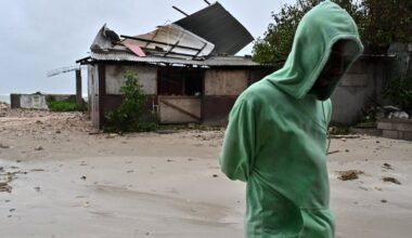 Jamaikos link skriejantis uraganas dar labiau sustiprėjo - Delfi