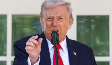 Trumpas pakeliui į Aziją susitiks su Kataro lyderiais