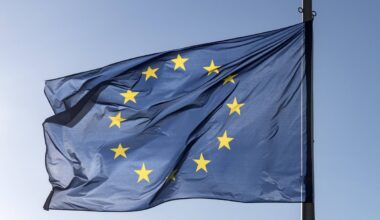 Britų žiniasklaida: ES imasi veiksmų dėl šnipinėjimo apriboti Rusijos diplomatų keliones