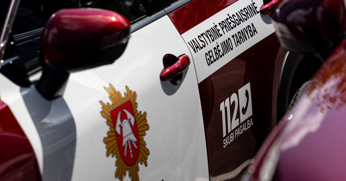 Teismas: pareigūnas teisėtai atleistas iš tarnybos dėl jo žmonos keliamos grėsmės Lietuvai