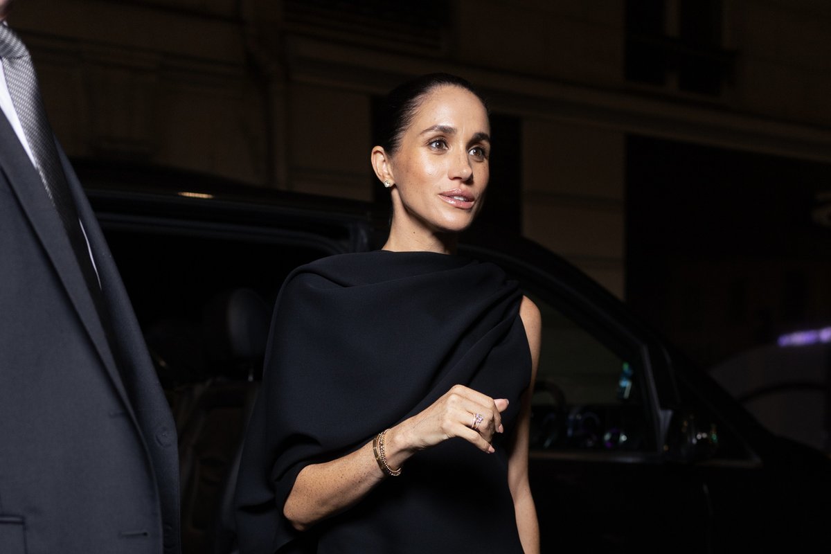 Po dešimtmečio pertraukos Meghan Markle apsilankė Paryžiaus mados savaitėje: atvyko išreikšti palaikymo
