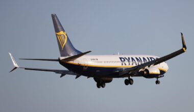 Vis į kitą oro uostą nukreipinėtam „Ryanair“ lėktuvui vos nesibaigė degalai