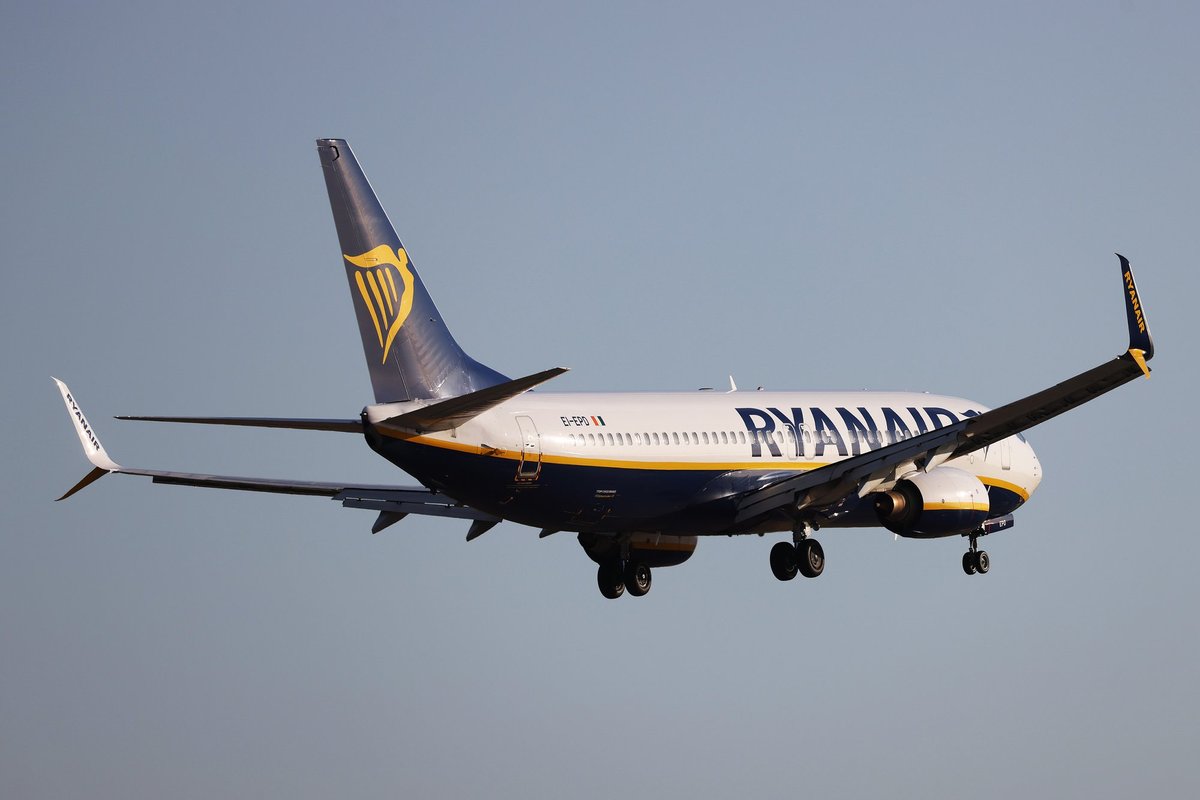 Vis į kitą oro uostą nukreipinėtam „Ryanair“ lėktuvui vos nesibaigė degalai