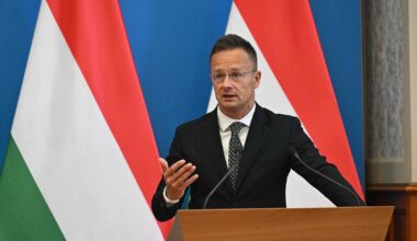 Nuo rusiškų dujų priklausoma Vengrija pasirašė tiekimo sutartį su prancūzais