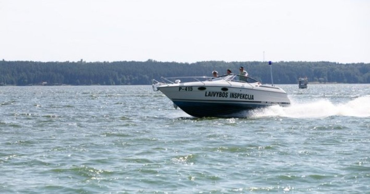 Baisi nelaimė Šilutės rajone: iš katerio į upę iškrito vyras – vykdoma jo paieška