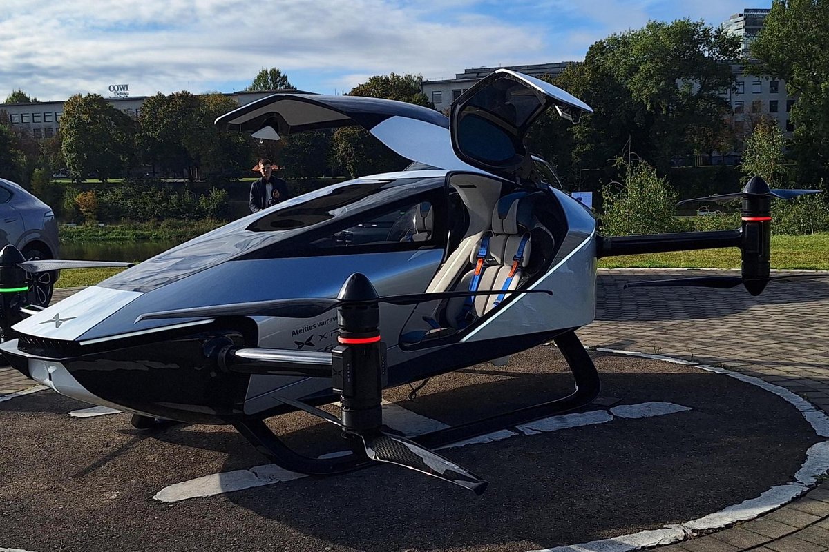 Kinų skraidantis automobilis į Vilniaus dangų taip ir nepakilo – kodėl?