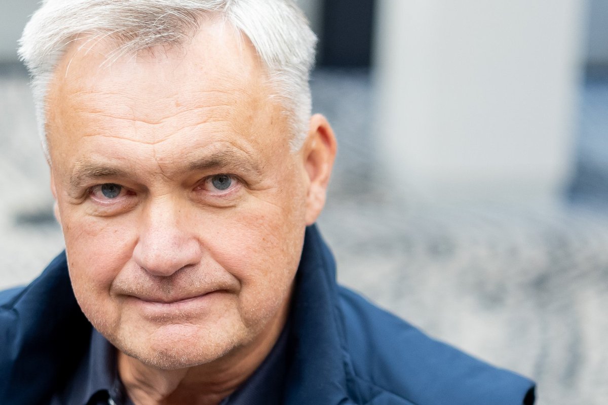 Robertas Dargis. Kai valstybės laivas audringoj jūroj plaukia be krypties