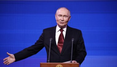 Putino biudžeto planas 2026 metams gali žlugti dėl pinigų trūkumo