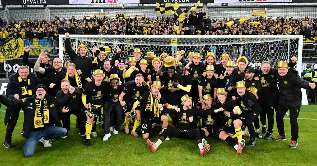 Futbolo pasaka: vos kiek daugiau nei tūkstantį gyventojų turinčio mažo žvejų miestelio komanda tapo Švedijos čempione
