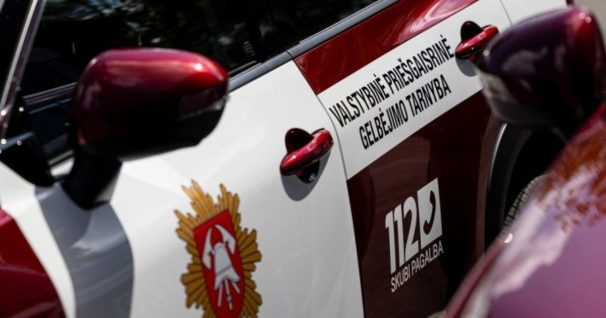 Teismas: pareigūnas teisėtai atleistas iš tarnybos dėl jo žmonos keliamos grėsmės Lietuvai