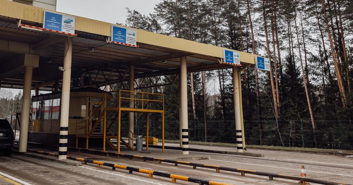 Dėl kontrabandinių balionų laikinai uždaryti abu pasienio punktai su Baltarusija