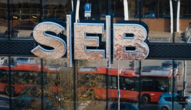 Sutriko dalies SEB banko paslaugų veikla