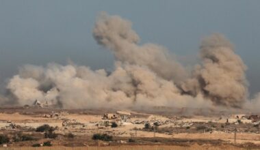 Izraelis vėl smogė taikiniams Gazos Ruože