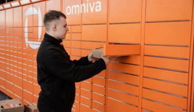 „Omniva“ atnaujina visų siuntų pristatymą į JAV
