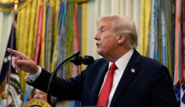 Karas Ukrainoje. Po pokalbio su Putinu Trumpas užminė mįslę dėl raketų „Tomahawks“ - Delfi