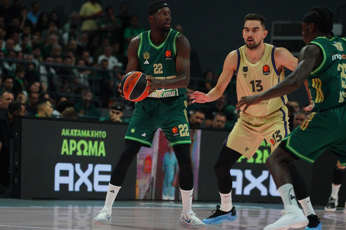 Netikėtumas Atėnuose: „Barcelona“ susitvarkė su „Panathinaikos“ klubu - Delfi