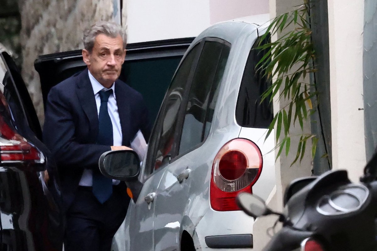 Buvęs Prancūzijos prezidentas Sarkozy antradienį keliaus į kalėjimą
