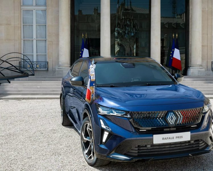 Prancūzijos prezidento „Renault Rafale“ (nuotr. gamintojo) 15