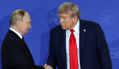 Trumpas nebenori susitikti su Putinu: paaiškėjo, kas jį stabdo