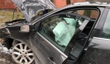 Telšių rajone prieš eismą išvažiavusi garbaus amžiaus vairuotoja sukėlė avariją