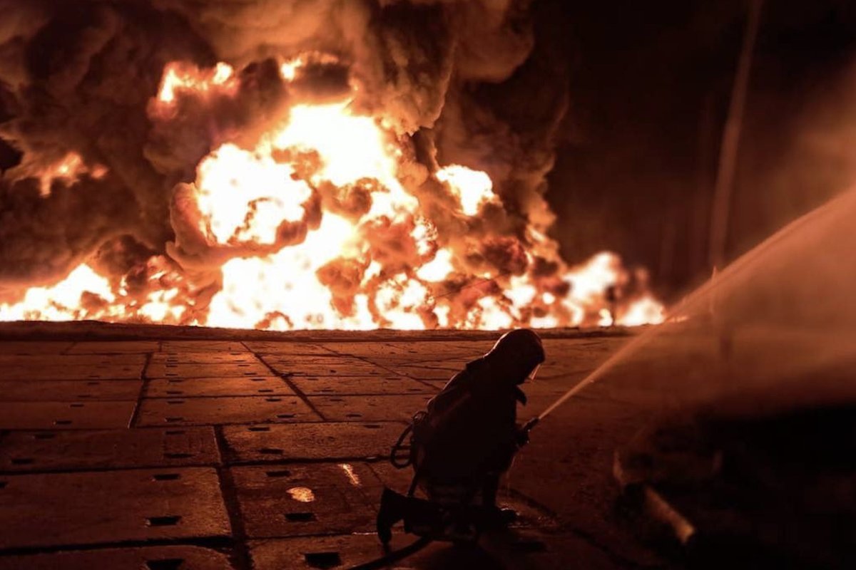 Ukraina smogė Rusijos amunicijos ir naftos perdirbimo gamykloms