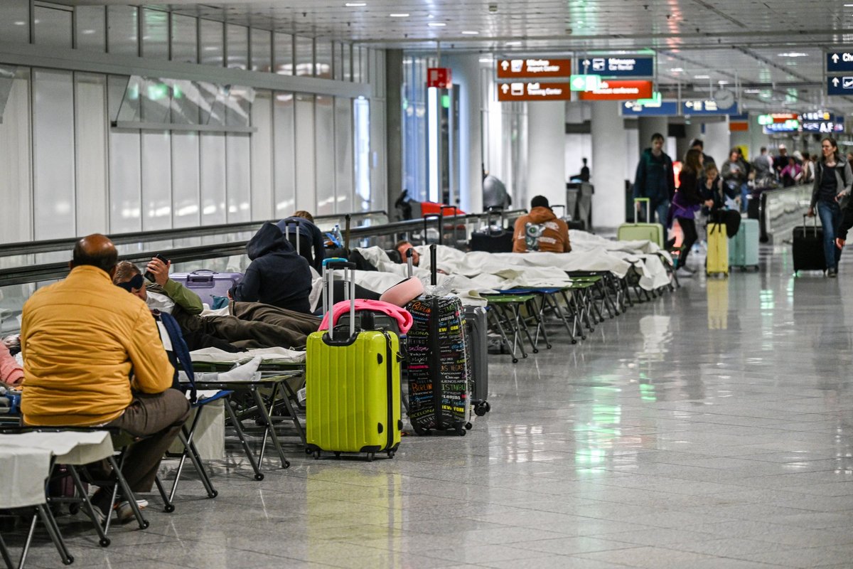 Miuncheno oro uoste dėl pastebėtų dronų sustabdyti skrydžiai