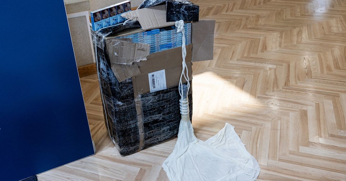 Pričiupti balionais atskraidintas cigaretes vežę vyrai: prokuratūra skelbia, kuriam laikui jie suimti