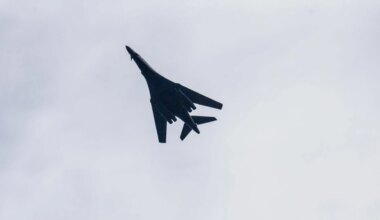 Kariuomenė: du Rusijos orlaiviai pažeidė Lietuvos oro erdvę