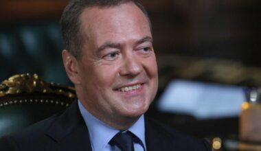 Medvedevas pagrasino vienai Europos šaliai savo „pasaulio pabaigos ginklu“