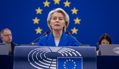 EK pirmininkė: ES privalo reaguoti į Rusijos hibridinį karą