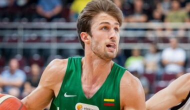 Marčiulionis „Lakers“ pralaimėjimą ikisezoninėse NBA rungtynėse stebėjo nuo suolo