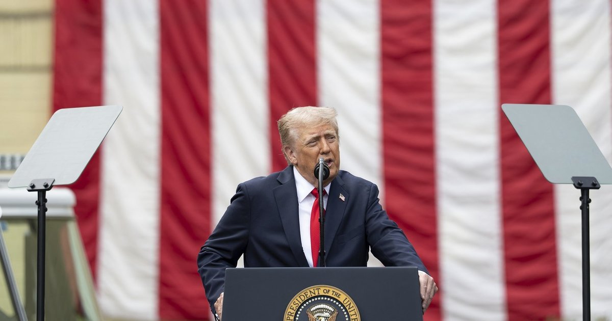 Karas Ukrainoje. Trumpas siekia „padaryti galą šiam beprasmiam karui“: spaudimą pajus ir Putinas, ir Zelenskis
