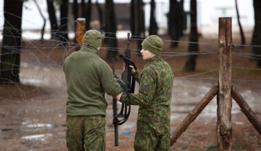 Valstybės kontrolė nustatė trūkumų atrenkant savanorius į karo tarnybą