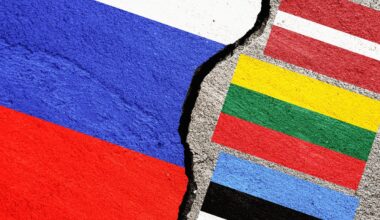 Rusija pažadėjo padėti rusams, turintiems išvykti iš Latvijos