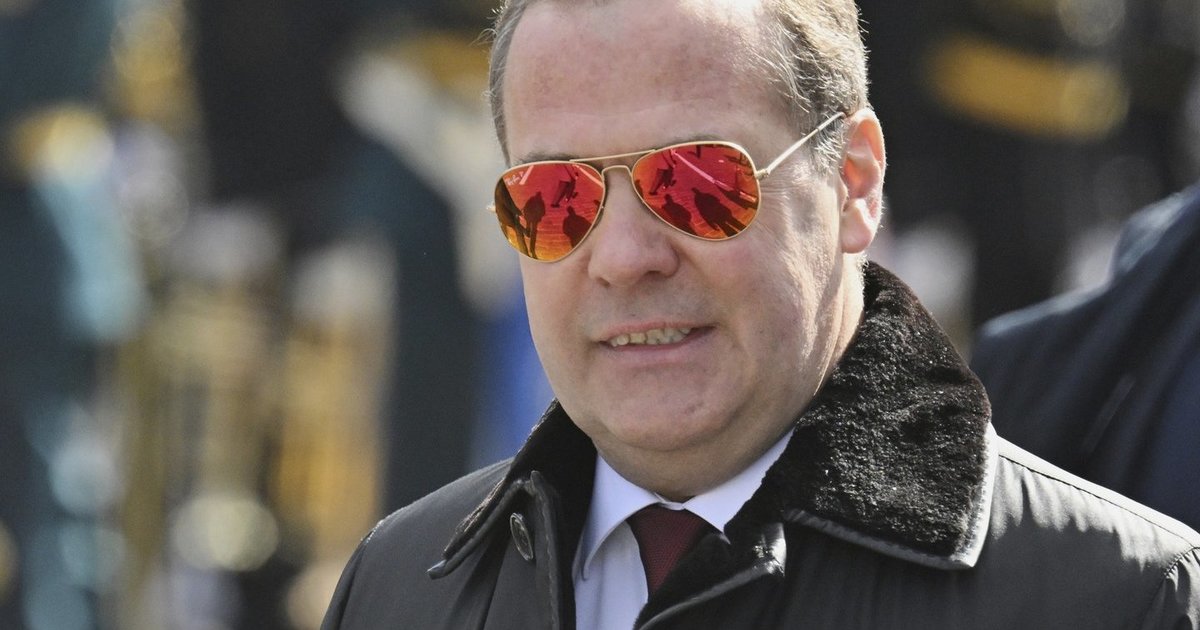 Medvedevas pasiuto: Trumpo sprendimai – karo veiksmas prieš Rusiją