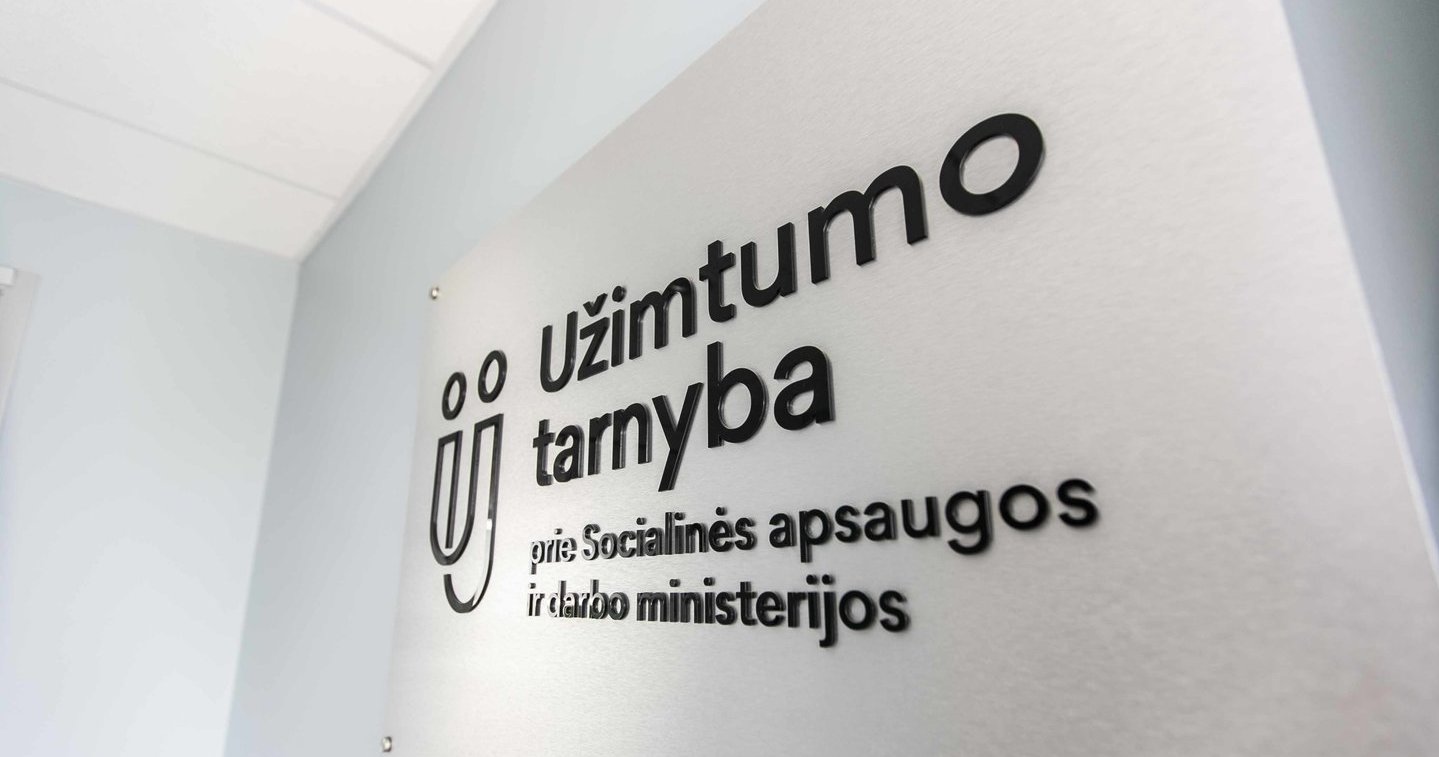 dvi tarptautinės „Intrum“ grupės įmonės atleidžia beveik 60 darbuotojų