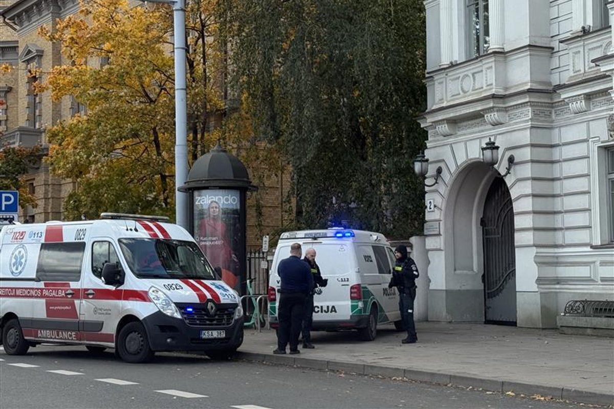 Į Vilniaus apygardos administracinį teismą atėjęs vyras susižalojo save