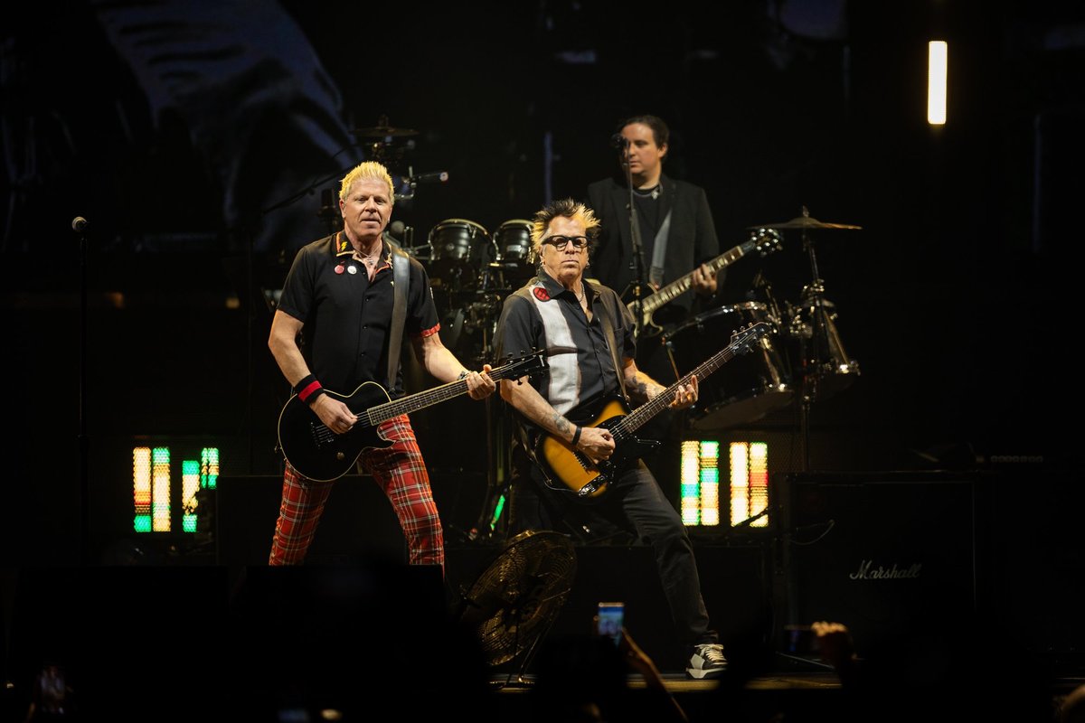 Kauną drebino „The Offspring“: Lietuvoje pirmą kartą koncertą surengusi grupė nepaliko abejingų
