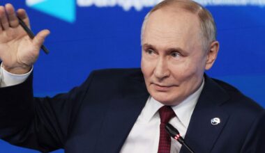 Karas Ukrainoje. Sočyje – dronų ataka Putino vizito metu - Delfi