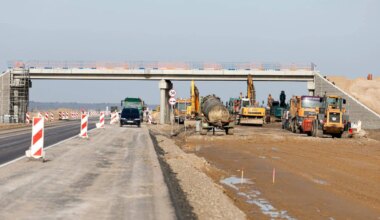 Gynybos skaičių ekvilibristika: tankai ar keliai