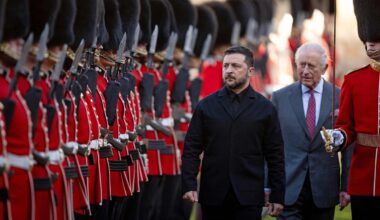 Prieš susitikimą dėl raketų Ukrainai karalius Karolis Vindzoro pilyje priėmė Zelenskį