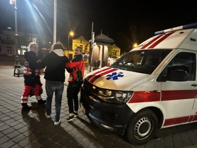 Neblaivi telšiškė įsikūrė tarp bankomatų