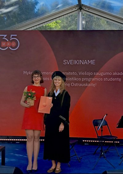 Metusi prestižines studijas Olandijoje J. Ostrauskaitė pasirinko Mykolo Romerio universitetą.
