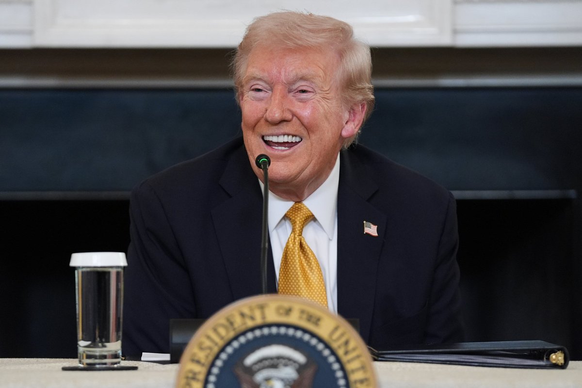 Karas Ukrainoje. Trumpas išjuokė Putino kalbas, kad sankcijos nepalies Rusijos: pažiūrėsime po 6 mėnesių - Delfi