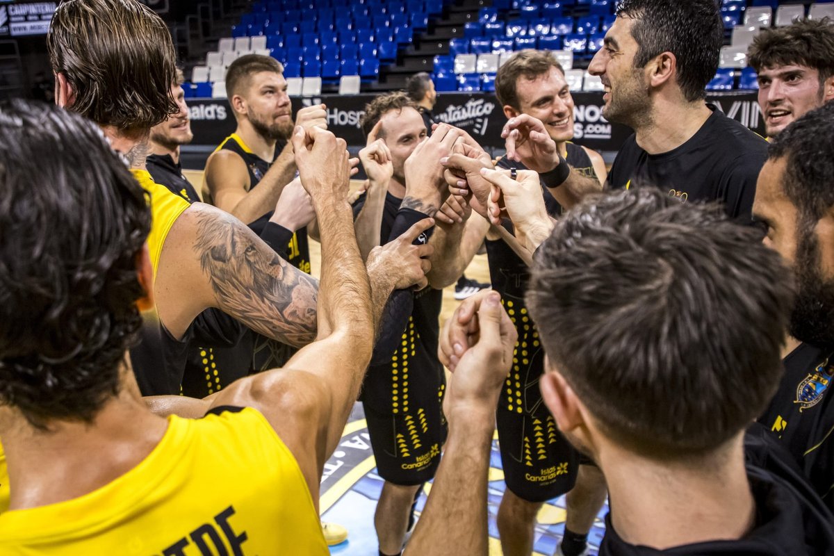 Lietuviškoje akistatoje pergale džiaugėsi Giedraičio klubas - Delfi