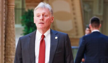 Peskovas pakomentavo Putino isteriją dėl „stulbinančio atsako“