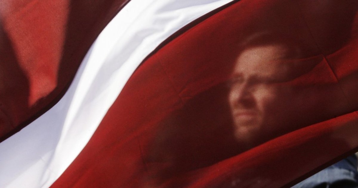 Latvijoje skambinama pavojaus varpais – tūkstančiai išėjo į gatves: kas vyksta?