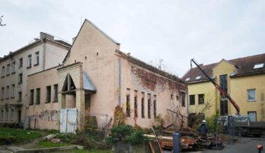 Senamiestyje sugriuvo namo stogas – tik per plauką išvengta aukų – Kas vyksta Kaune