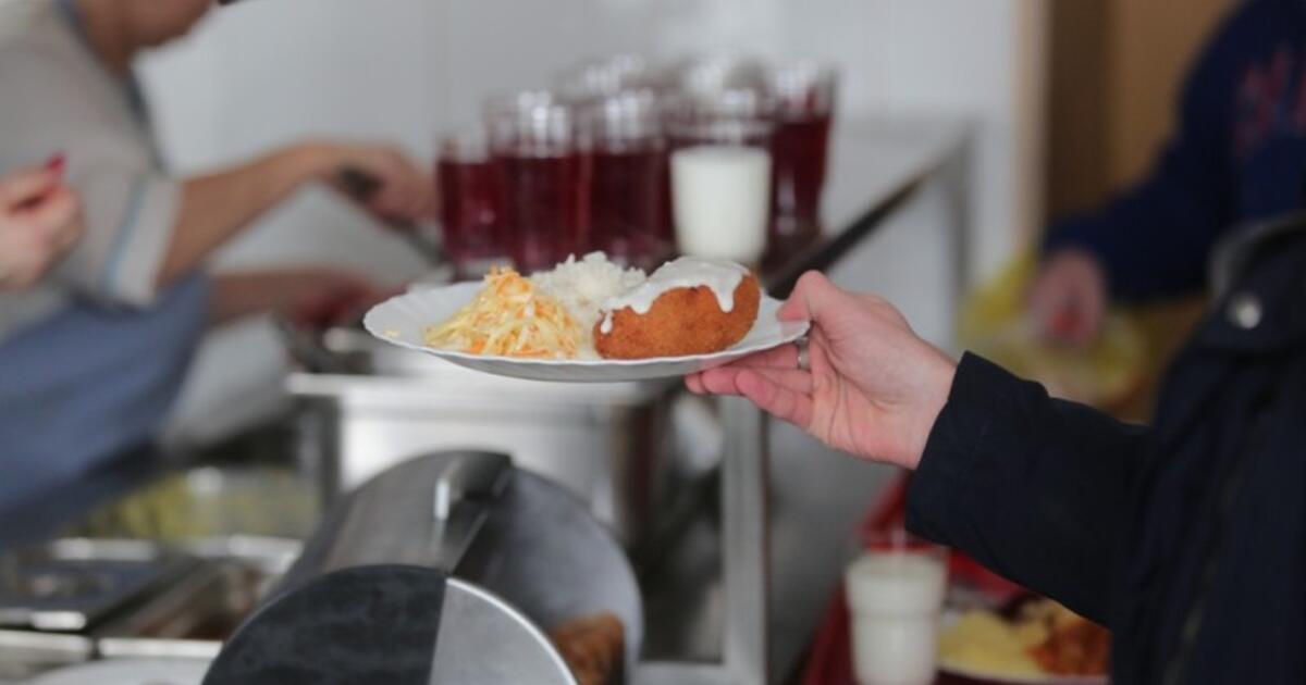 Gimnazijos vaikai liko be maitinimo, nors įmonė trūkumus pataisė per naktį