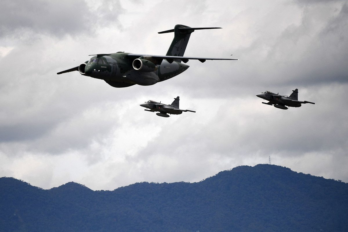 Kam švedams reikia „Embraer“ lėktuvų